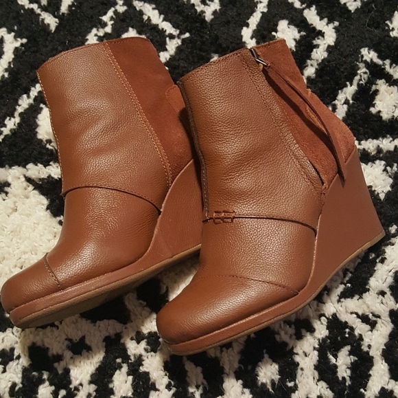 Toms Shoes - Toms Cognac Wedge Booties